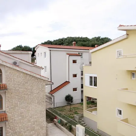 By The Sea Duce, - 5973 Apartment *