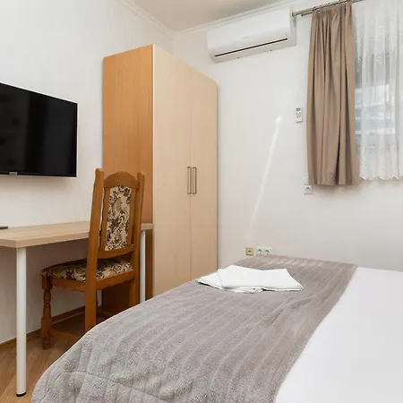 By The Sea Duce, - 5973 Apartment *